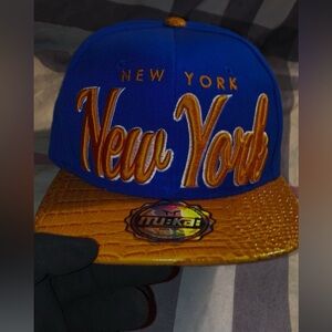 SOLD‼️ NY Knicks merch snapback hat Orange blue color-way snakeskin brim texture